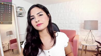 NaughtySaray's Jiggly Bubble Butt Oiled Up – Colombian BBW Squirts Easy for Your Hard Cock