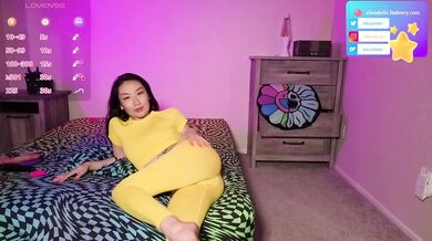 Stretch with your Goddess in Yellow Crop-top and Leggings | Petite Asian Goddess with Nice Cameltoe and Natural Small Tits ft. Alicia Hebi