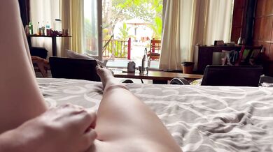 I'm masturbating in a risky way with my hairbrush and the bungalow door wide open