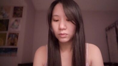 Weird Feet Stuff - John 12 - Cute Asian Girl ASMR