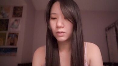 Weird Feet Stuff - John 12 - Cute Asian Girl ASMR