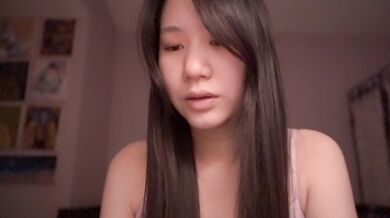 Weird Feet Stuff - John 12 - Cute Asian Girl ASMR