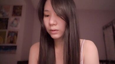 Weird Feet Stuff - John 12 - Cute Asian Girl ASMR
