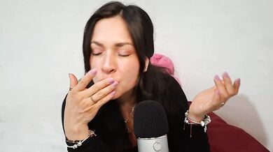 ASMR Beso, muerdo y acaricio tus orejas