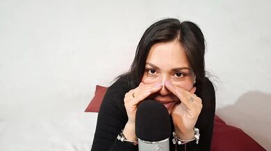 ASMR Beso, muerdo y acaricio tus orejas