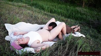 Chilly Outdoor Pussy Eating with Hairy MILF