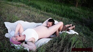 Chilly Outdoor Pussy Eating with Hairy MILF