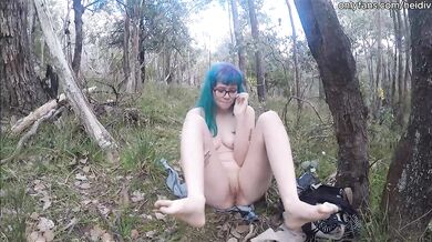 hiking got me exhausted and I just want to RELAX real quick