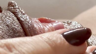 Playing with my fat pussy big clitoris