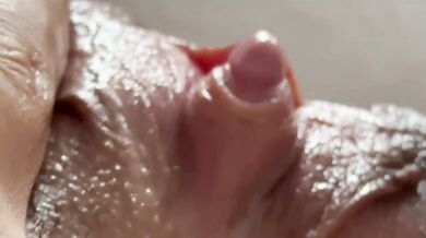 Playing with my fat pussy big clitoris