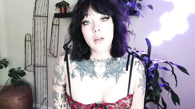 Pregnant Goth Girl CEi