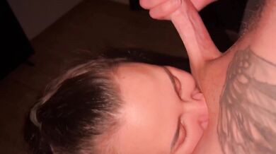 Deep and hard blowjob from a MILF at the end of the day