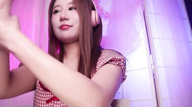 ASMR Hot Girl Pure Mouth Sound | Wet/Dry, Hand Movements, Ear Eating and Oil Ear Massage