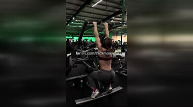 18yo's Pussy Leaks During Intense TikTok Dance – Wet & Glistening!