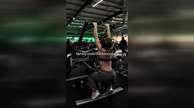 18yo's Pussy Leaks During Intense TikTok Dance – Wet & Glistening!