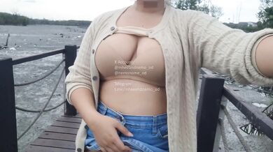 My first time flashing in public alone