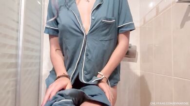 College cutie with perfect body destroyed her dripping pink pussy alone