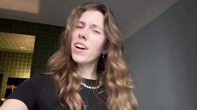 Nomadic Babe Stella Gray Finger fucks herself raw in Madrid shower