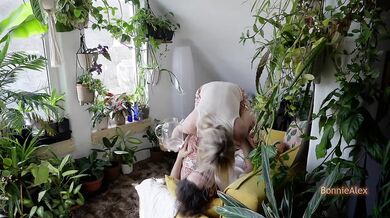 Real couple's afternoon delight cowgirls cumming sensually on couch