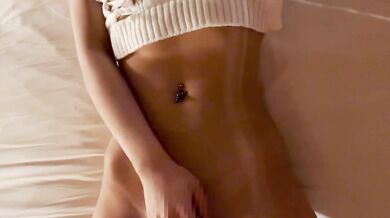 子宮掴まれてイグっ 体ポルマッサージで焦らしながらアクメ 本気イキ ギャル 素人 パイパン