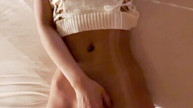 子宮掴まれてイグっ 体ポルマッサージで焦らしながらアクメ 本気イキ ギャル 素人 パイパン
