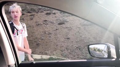Cruised this cute guy picked up hitchhiking then my girlfriend rode his monster cock raw in the car