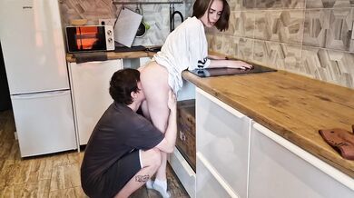 Amateur couple destroyed in kitchen deepthroat sloppy blowjob