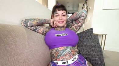 Tigerlilly begs for raw breeding creampie with her tattooed body