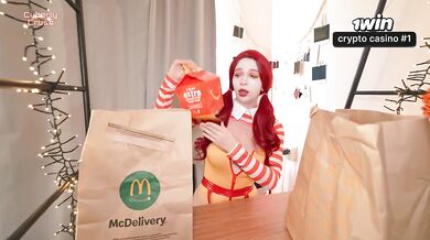 McDonald's delivery girl stuffed with creampie fuel after rode her pink perfect pussy