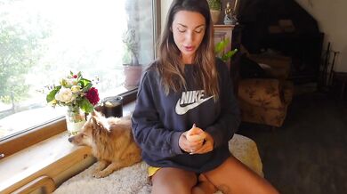 Roxy Fox MILF teaches how to eat pussy like a hungry slut