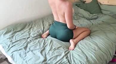 French fit girl’s perfect ass destroyed doggy style before gym session