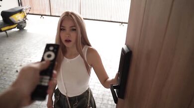 Frozen time fuck while the world stops for a blonde and a Russian slut