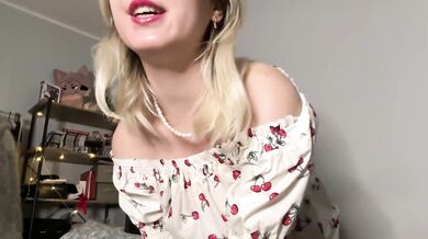 Your stepsister will give you morning sex blowjob big tits POV