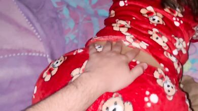 Mexican stepsis in PJs gets throatfucked with her tight waist wrapped around her stepdad's dick at night