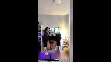 Tatted cutie next door fingers herself raw for you