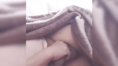 Another day for jakol in bed and cum three times