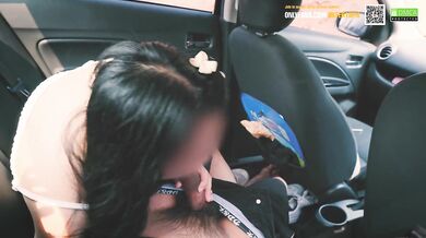 she blowjob in the car and cheated her boyfriend มาเที่ยวคาเฟ่แล้วหลงทางเลยจับอมควยเสียวในรถซะเลย