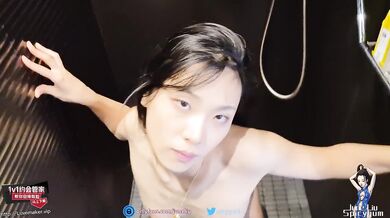 June Liu 刘玥 / SpicyGum - Amateur Chinese Blow Job on a BWC with Cum in Mouth (JL_117)