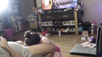 Gaming Blowjob For The Holidays