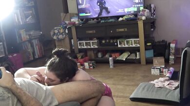Gaming Blowjob For The Holidays