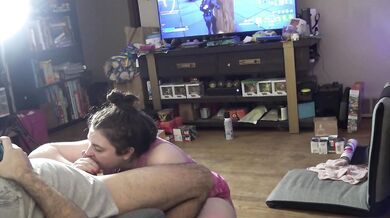 Gaming Blowjob For The Holidays