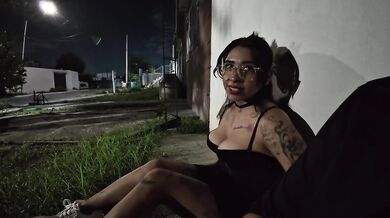 After deep throat I kissed her raw gushing cum inside pussy