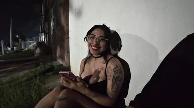 After deep throat I kissed her raw gushing cum inside pussy