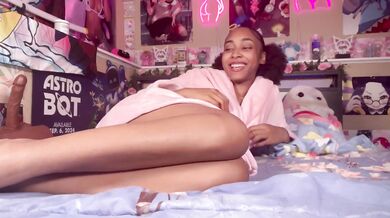 KhloeSweet after shower quick nut with her big tits and ebony solo cumming