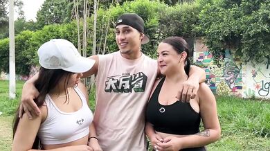 Stranger pays Colombian girls for public park threesome with big tits creampie