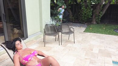 Milf Kailani Kai's fat ass wrecked in backyard hardcore fucking step mom