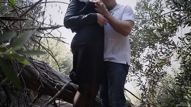 Risky public park blowjob destroys tight brunette busty amateur