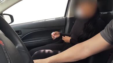 Streetwalker trades cash for a stranger’s big dick in gym leggings missionary