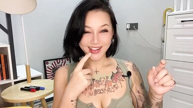 Teacher’s secret camera tricks make men weak instantly