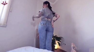 Nerdy Goth Brat Destroys Balls Sloppy Deepthroat Blowjob